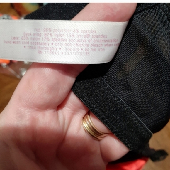 🍁Cacique 44dd red satin&black lace sexy bra - Picture 3 of 4